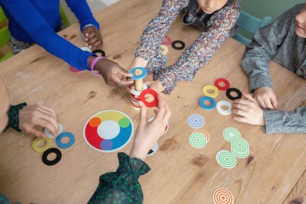 BS Toys Kleurcombinatie Race Spel - Strategisch Actiespel