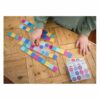 bs-toys-brain-race-spel-educatief-tafelspel-kinderen.-het-speellab-4.jpg kin deren spelen het spel BS Toys Brain Race spel – educatief tafelspel voor kinderen en gezinnen, met houten schijven en voorbeeldkaarten het speellab