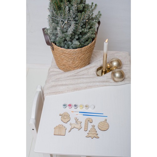 houten-kerstvormpjes-met-verf-en-glitter-bij-het-speellab.jpg (1) DIY houten vormpjes set met kerstman, hert en kerstboom – Het Speellab