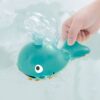 Bubbel walvis van Hape die luchtbellen blaast voor sensorisch waterplezier.