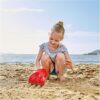 Hape zandspeelgoed Power Paw ideaal voor graven op het strand.