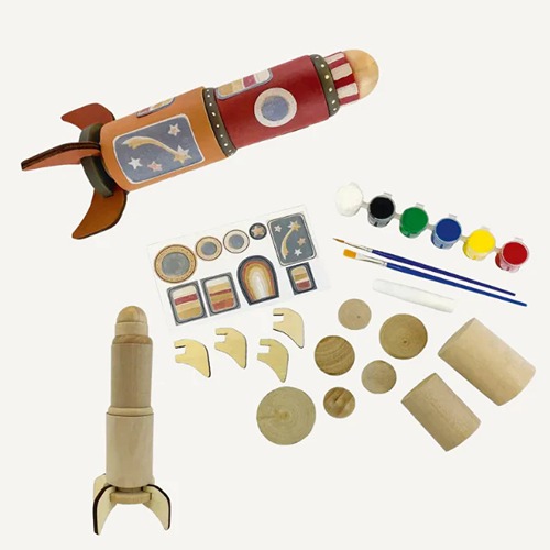 Knutselpakket Egmont Toys verf, kwasten en onderdelen raket verkrijgbaar bij het speellab